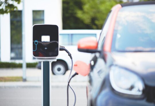 Financiële tips voor het aanvragen van een eigen laadpaal voor elektrische auto